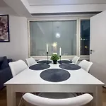 Huge 5room In Center Of