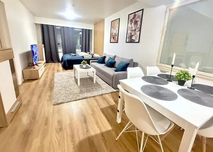 Huge 5room In Center Of *